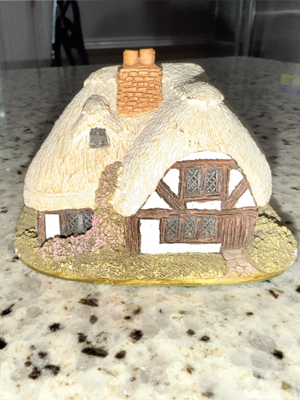 Lilliput Lane April Cottage